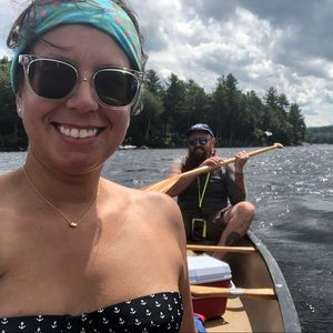 Meet your Posher, Caroline